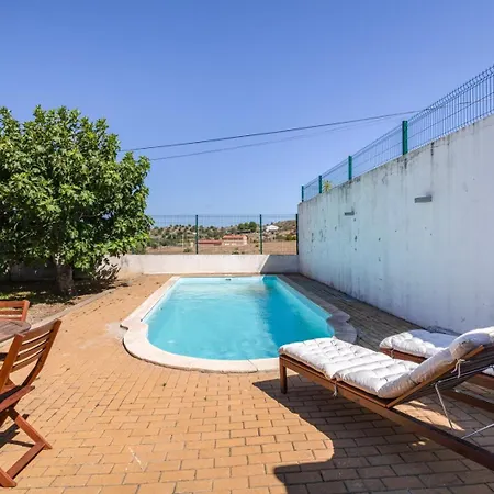 Tac - W/ Pool Guest house